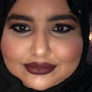 Meet your Posher, Mona